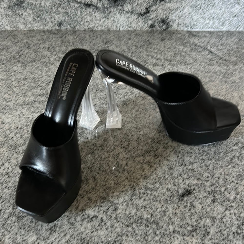 Cape Robbin size 7 heels